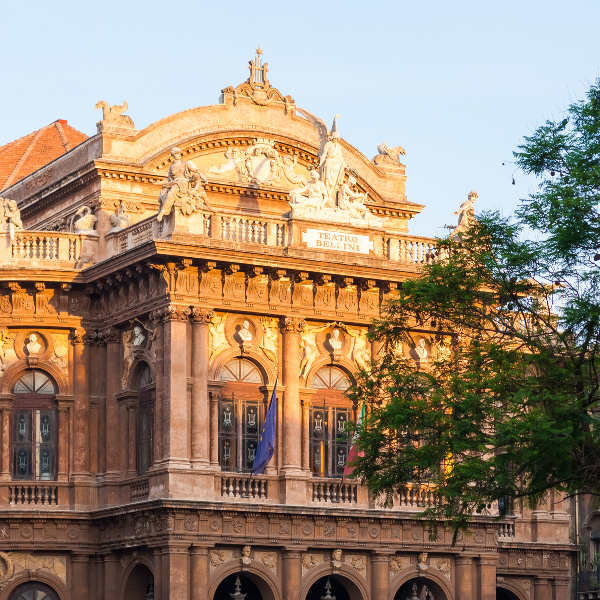 front view of teatro massimo